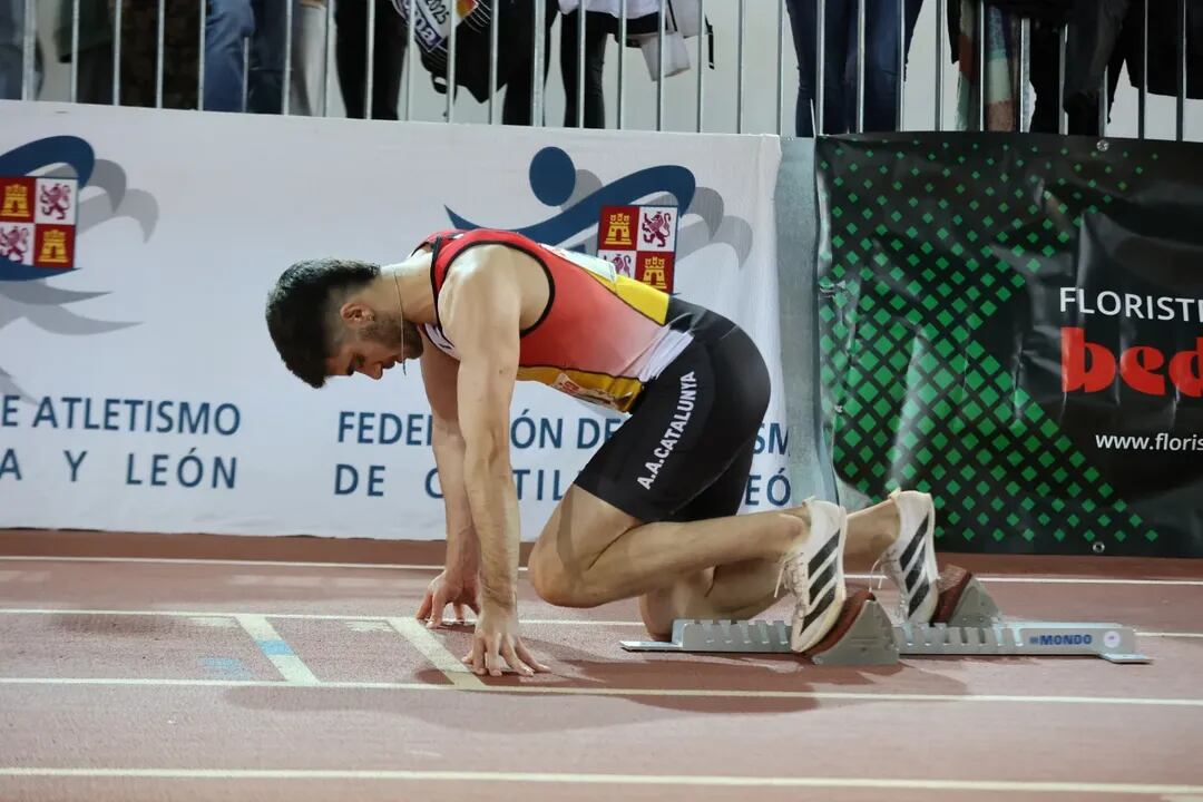 Bià Pons abans de sortir a la prova dels 200 metres llisos.