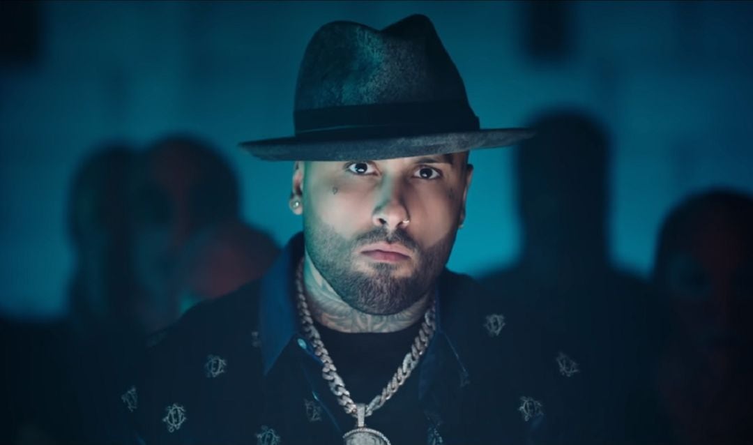 Nicky Jam en el videoclip de su canción &#039;Muévelo&#039; junto a Daddy Yankee