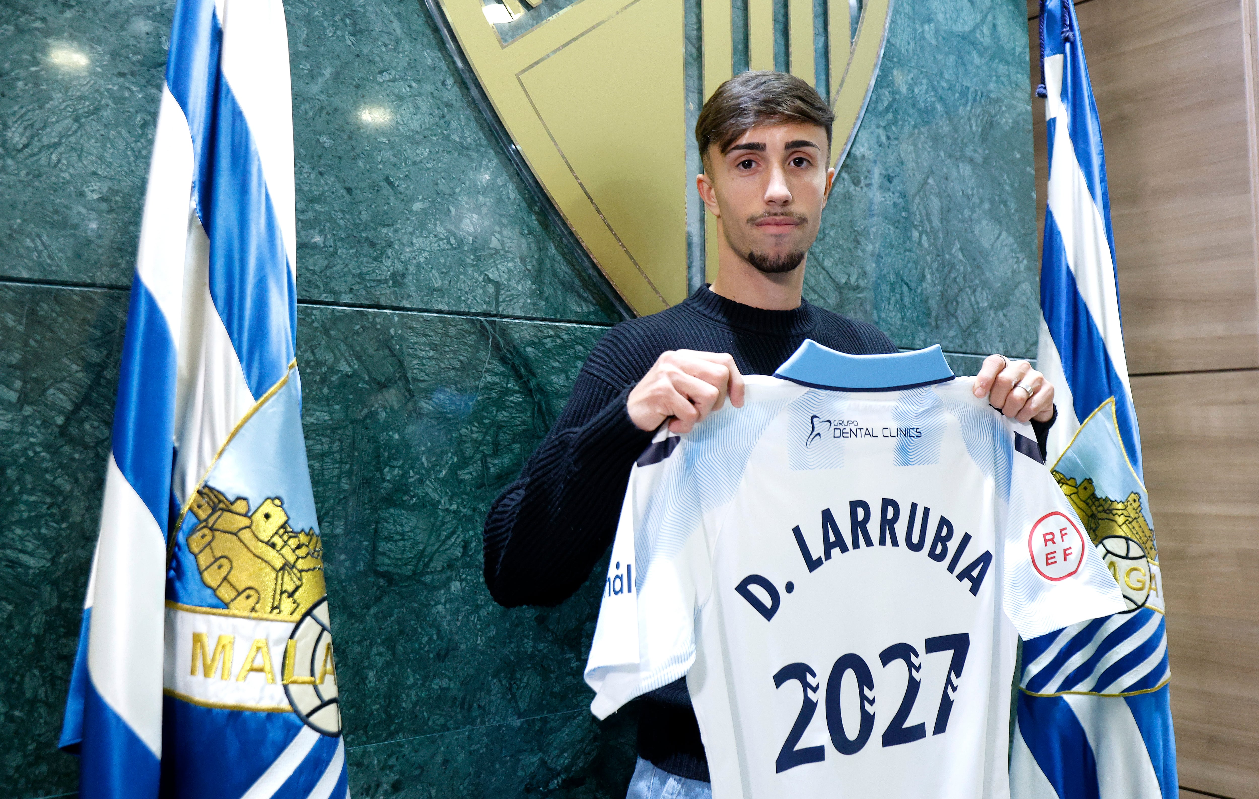 El centrocampista del Málaga David Larrubia, tras su ampliación de contrato hasta 2027