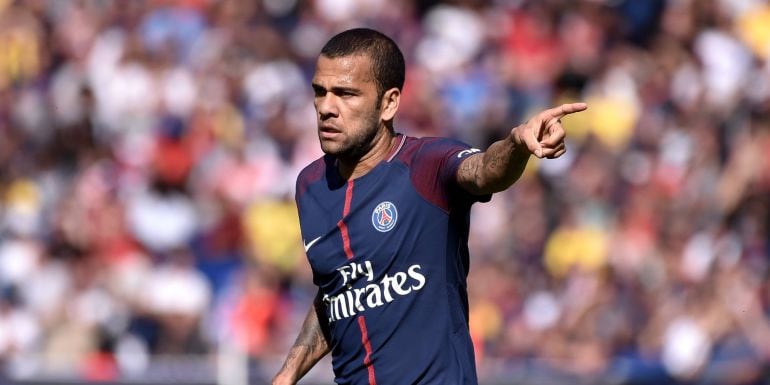 Dani Alves, durante el encuentro de Ligue 1 ante el Amiens