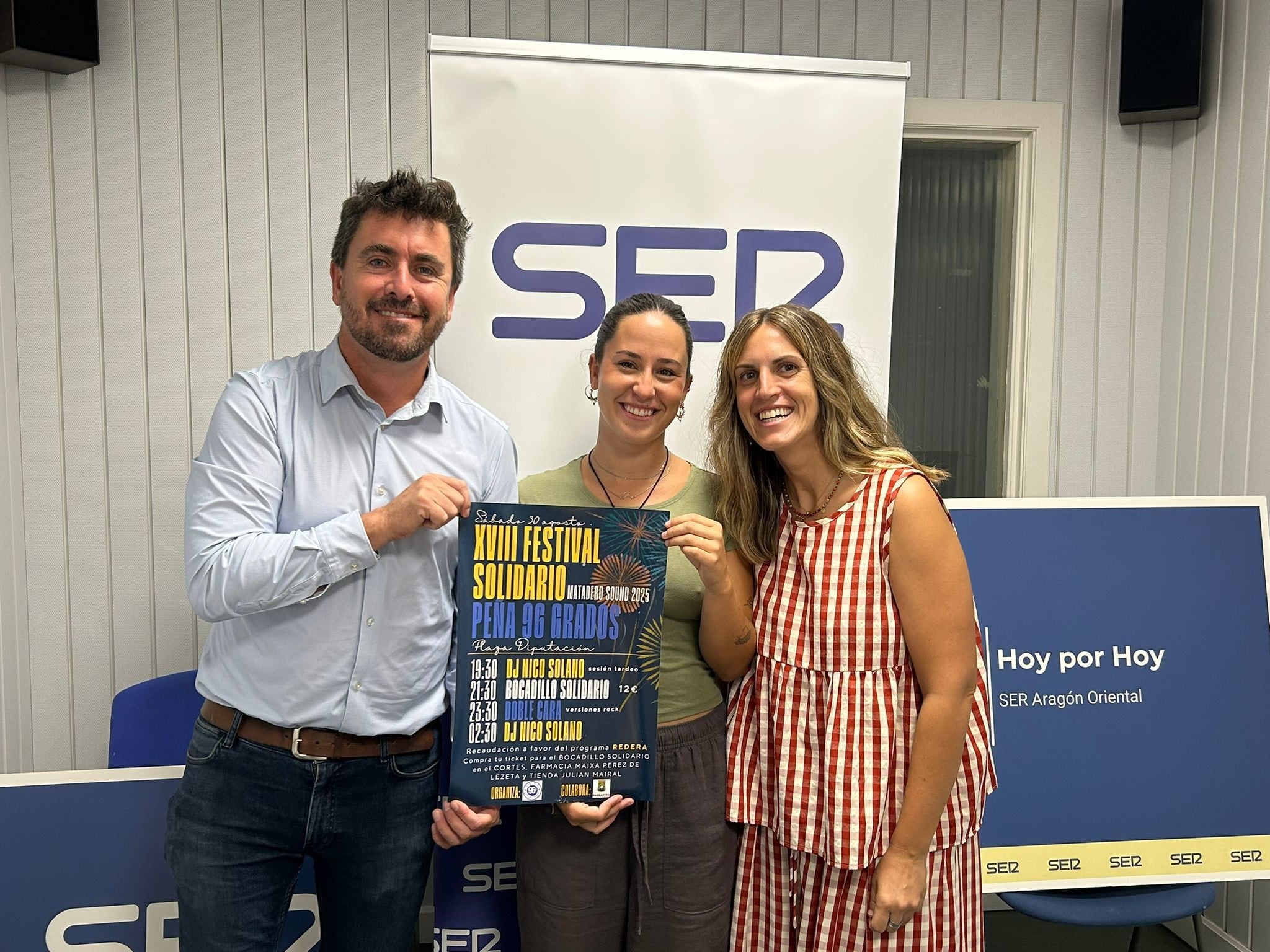 Jerzy Vera, Ainhoa Pera y María Martín en los estudios de Ser Aragón Oriental