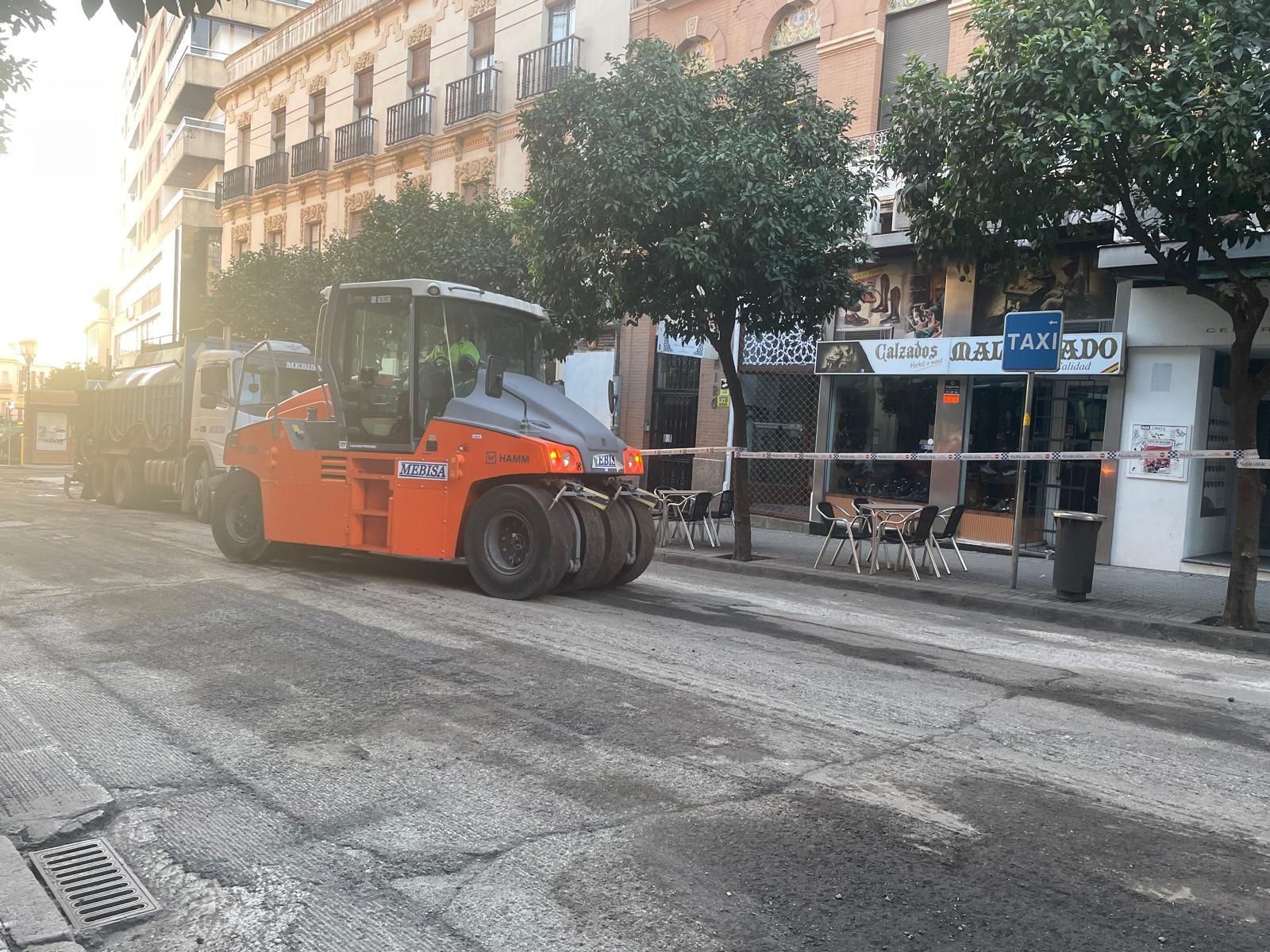 Obras de asfaltado en calle Claudio Marcelo, Córdoba
