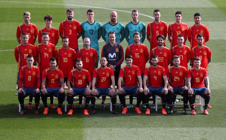 Los jugadores de España posan por primera vez con la camiseta para el Mundial de Rusia 2018.