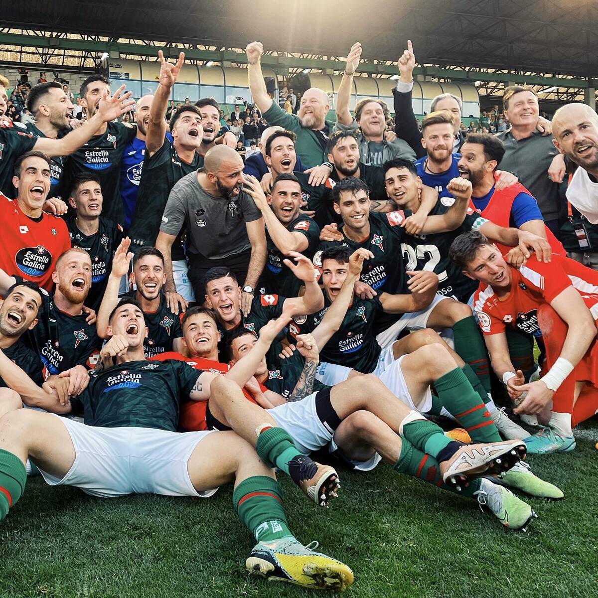 El Racing recorrerá este lunes Ferrol en bus por su ascenso a Segunda