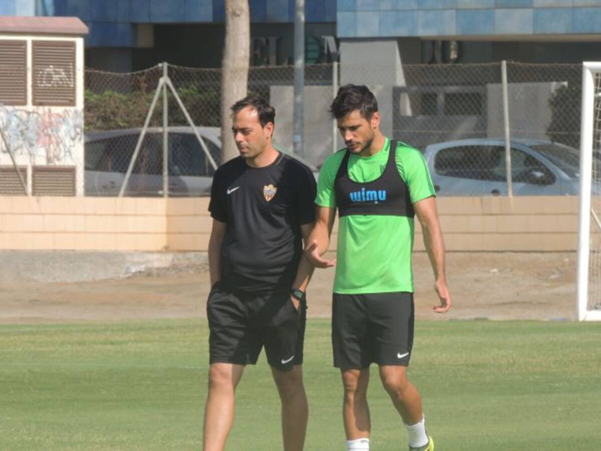 Mañana de mini-reuniones en la hierba