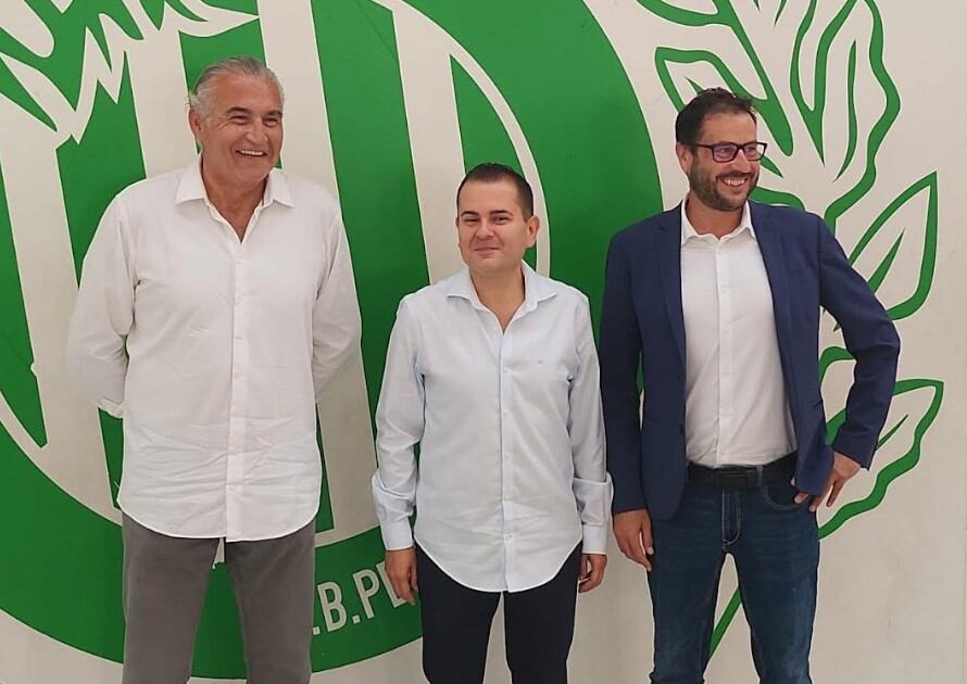 Luis Estiragués, Rafa Sanz y Fernando Lascorz en la presentación del nuevo entrenador del CB Peñas