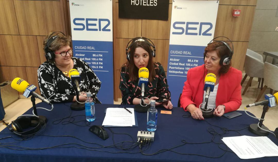 Rodríguez, en la SER, en el especial con motivo del Día de la Mujer y la Niña en la Ciencia, junto a la investigadora María Vallet Regí y la conductora del programa, Gema Molina.