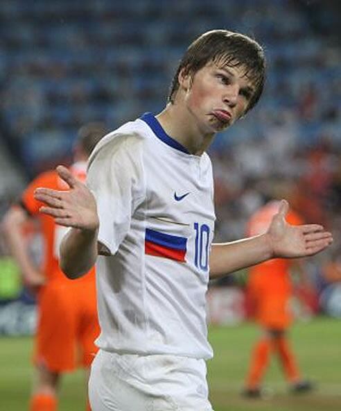 Arshavin, durante un partido con su selección