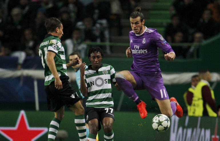 Gareth Bale, en una de sus últimas jugadas antes de marcharse lesionado