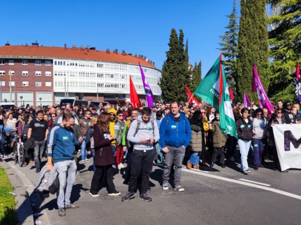 Huelga general 17M en Álava: Seguimiento desigual, una gran manifestación e incidentes aislados