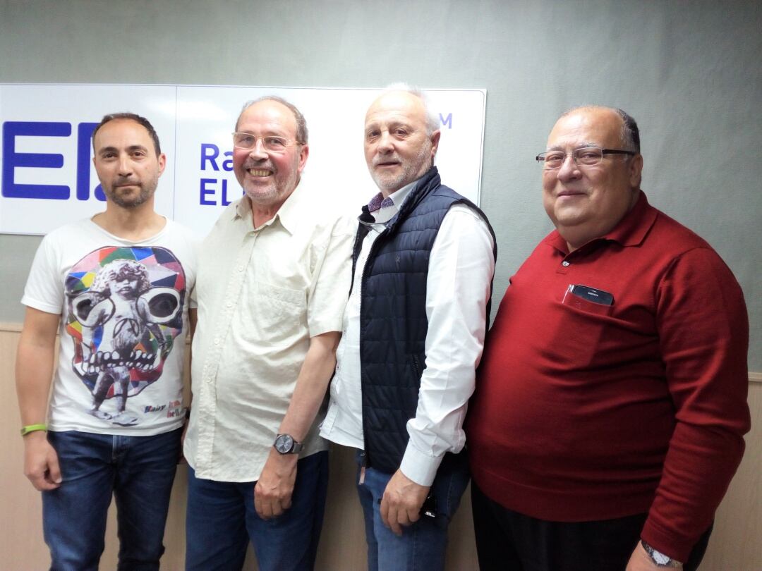 Manuel López, Jº Luis Martínez, Manuel Palao y Antonio Molina, en el estudio de Radio Elda al finalizar el programa Hoy por Hoy Elda Vinalopó.