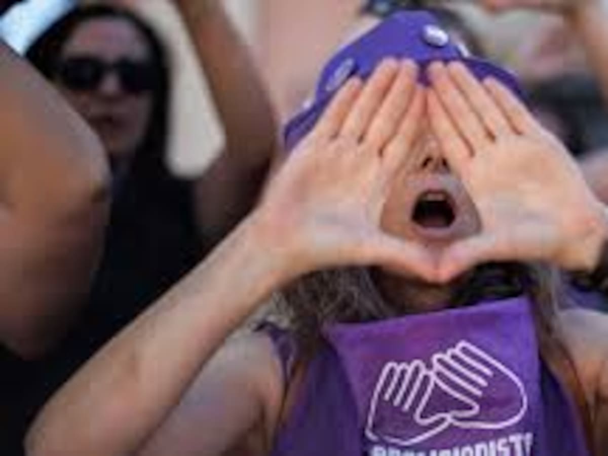 Colectivos feministas de Irun llaman a concentrarse el martes en repulsa por la muerte violenta de una mujer en Basauri