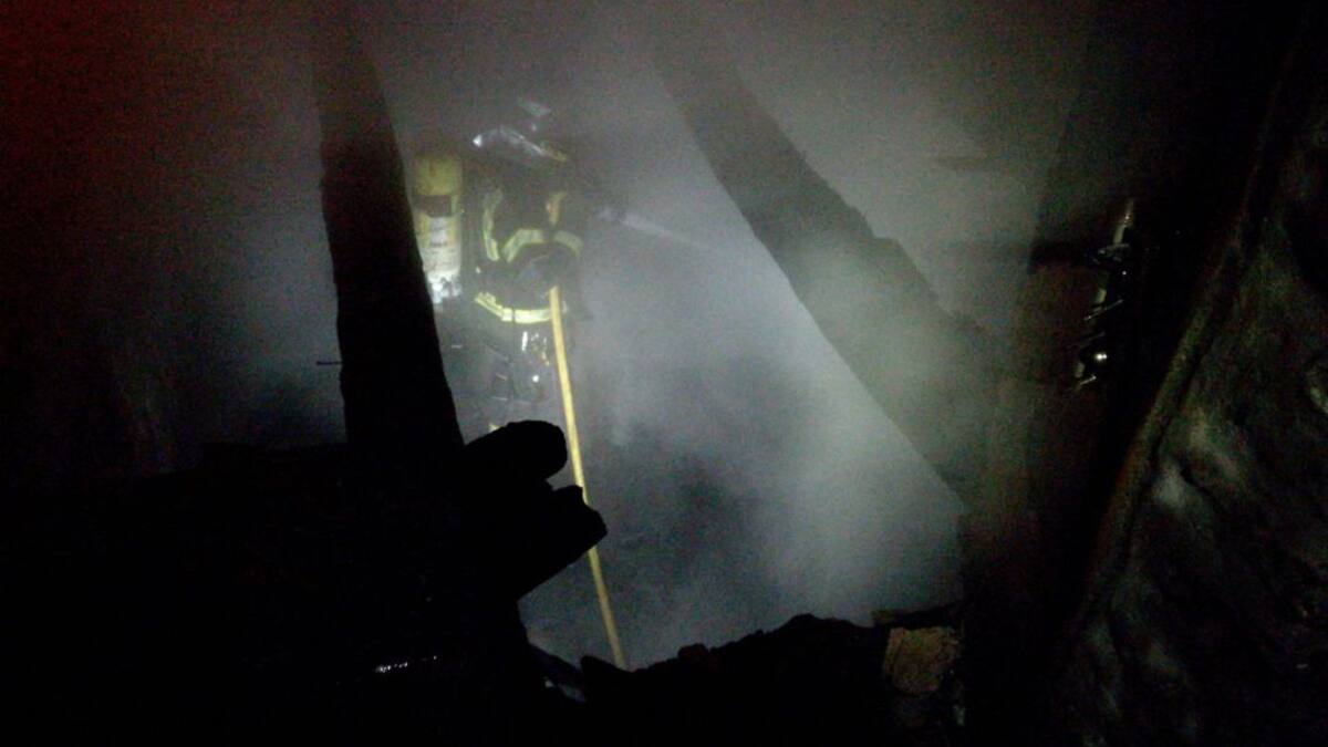 Arde el tejado de la vivienda en la que residía Amir Abedzadeh, el portero de la Ponferradina