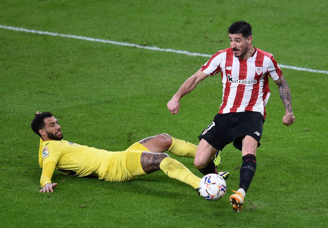 Capoué titular en el centro del campo del Villarreal en San Mamés
