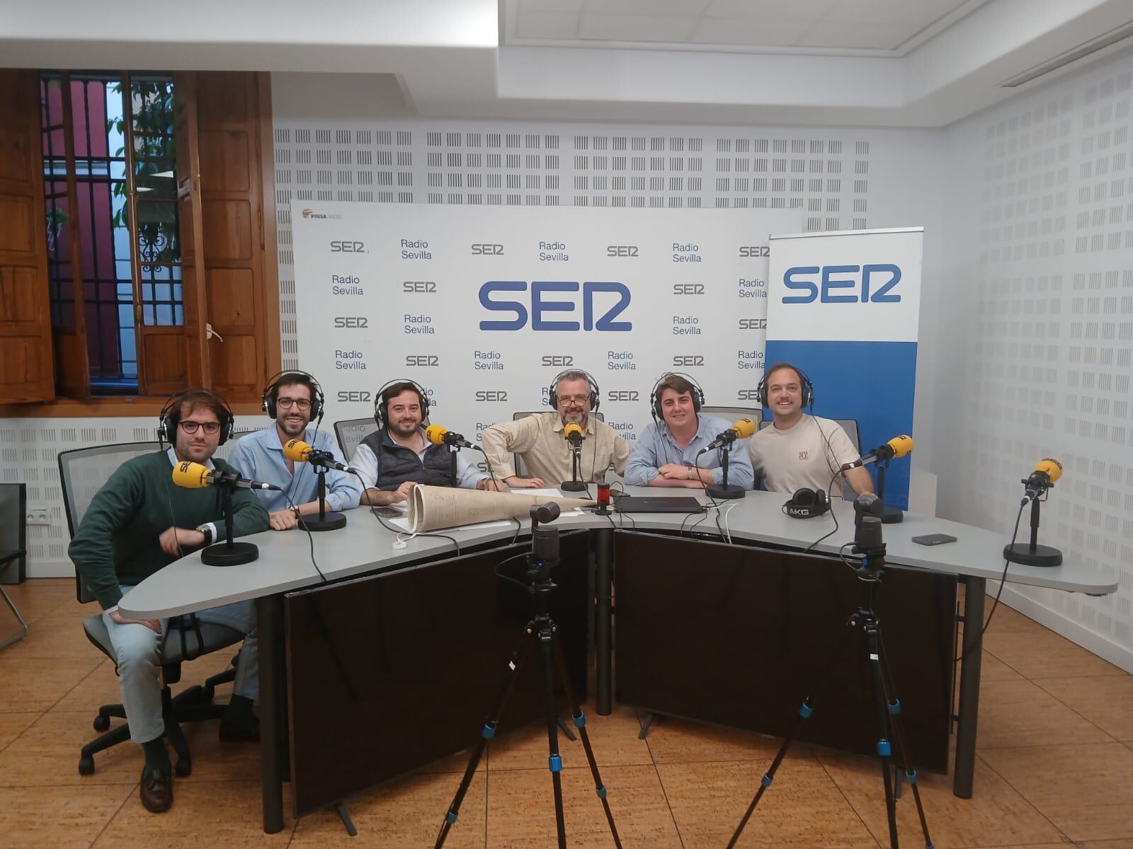 De izquierda a derecha, Carlos Fernández (Asturias), Víctor Lisalde (Zaragoza), José Manuel Peña, Paco García, Lucas Oraá (Asturias) y Alfonso Herrán (Madrid).