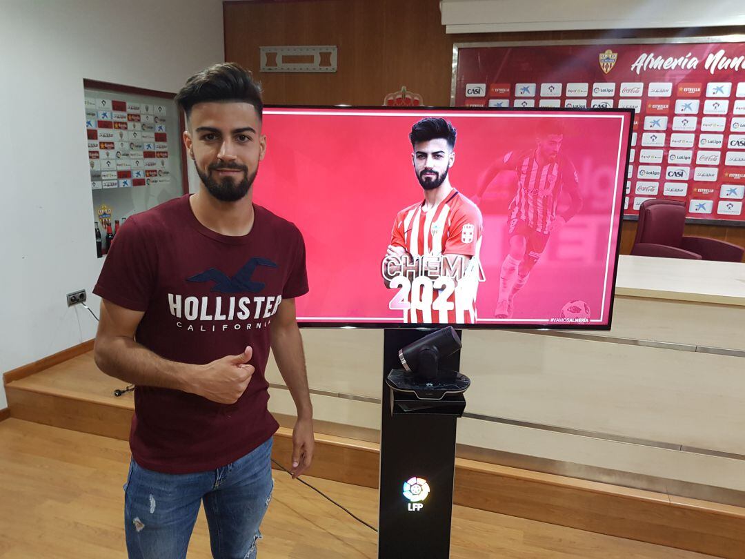 Chema Núñez después de la rueda de prensa.