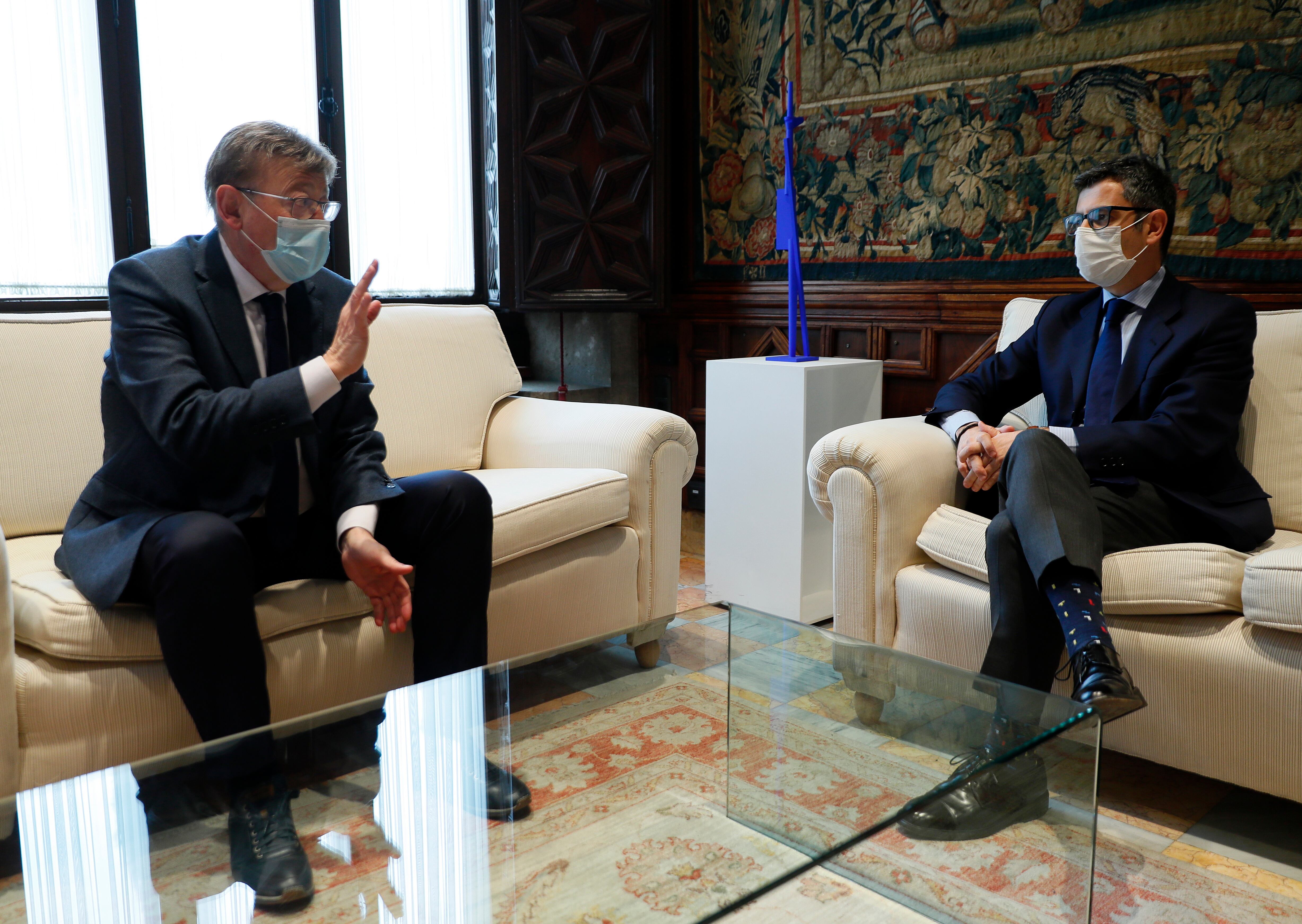 El president de la Generalitat, Ximo Puig y el ministro de la Presidencia, Félix Bolaños, durante su reunión.