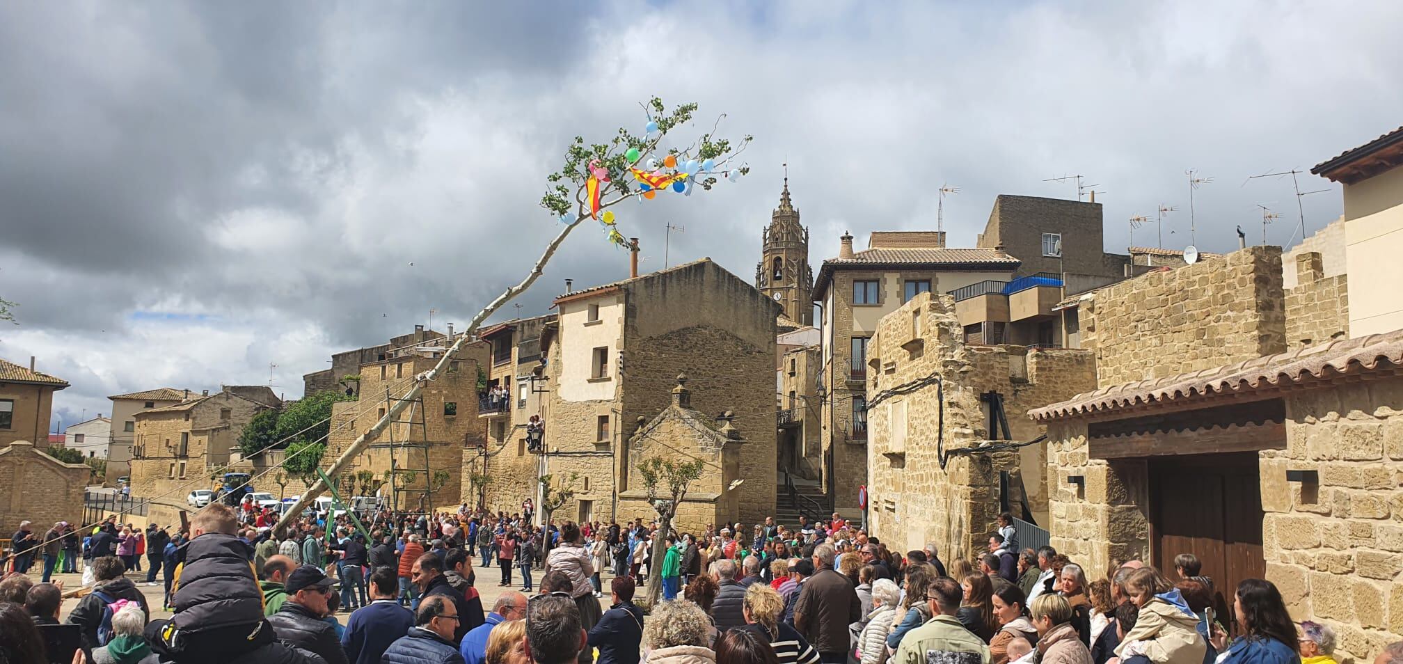 Puesta del mayo en Sádaba