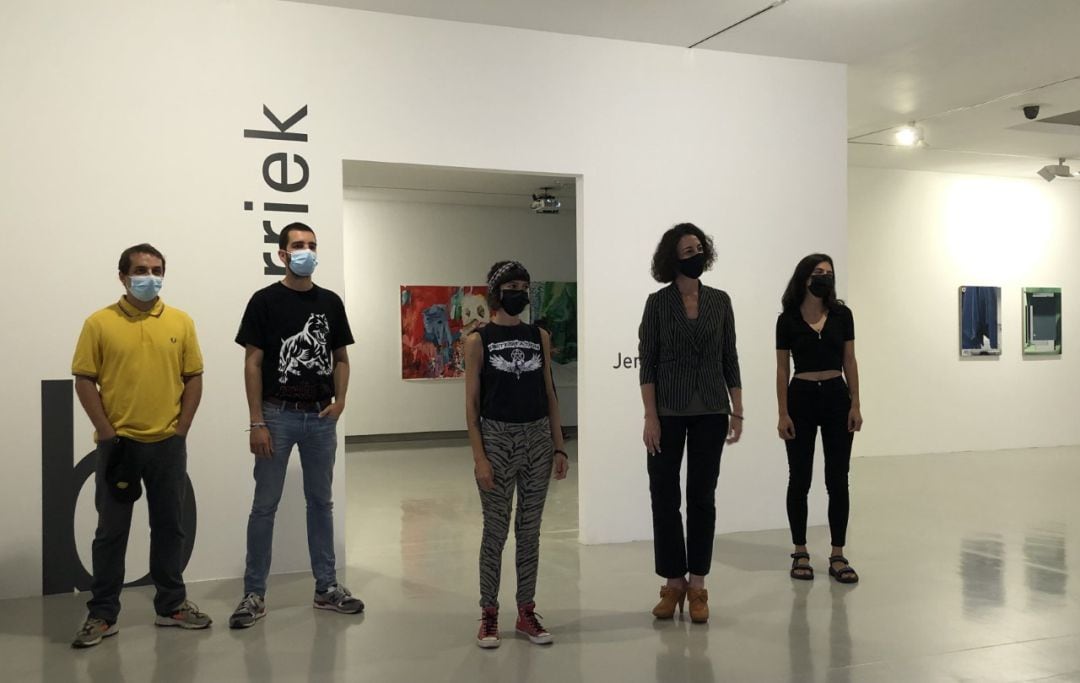 Jenni Alvarado, Javier Rodríguez, Urtzi Urkixo, Izaskun Araluzea y Mikel Erkiaga son los cinco artistas que han disfrutado de las Becas de Creación Artísitca de la Diputación 