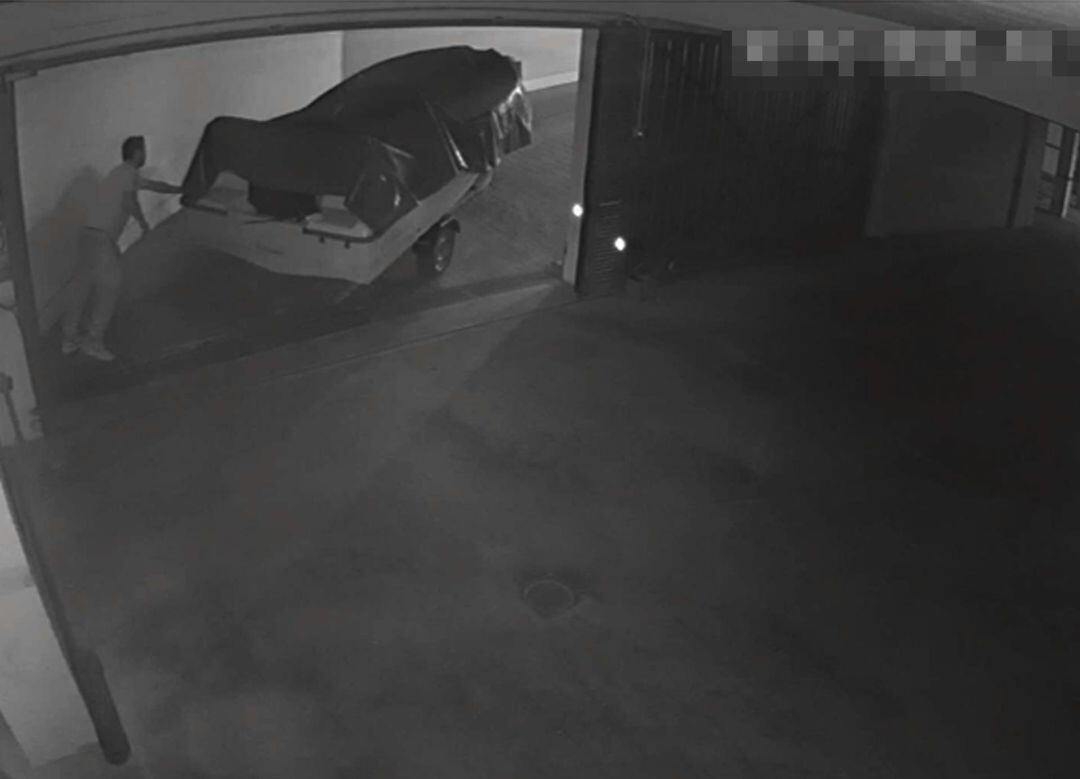 La Guardia Civil detiene al presunto autor del robo de una embarcación en el garaje de un edificio