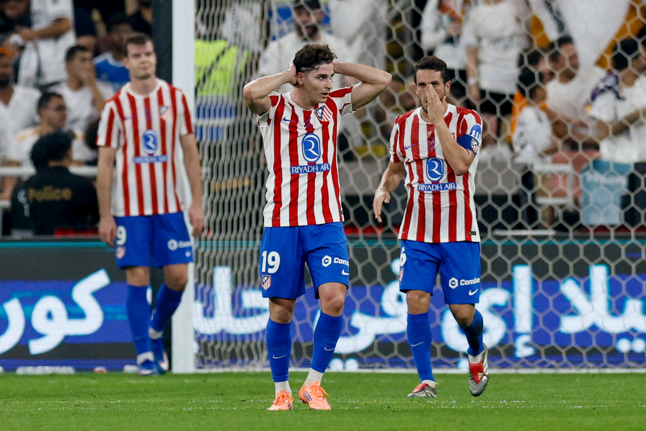 Julián Álvarez durante la semifinal de la Supercopa de España 