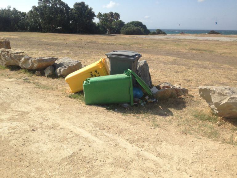 Basuras en el PN del Estrecho