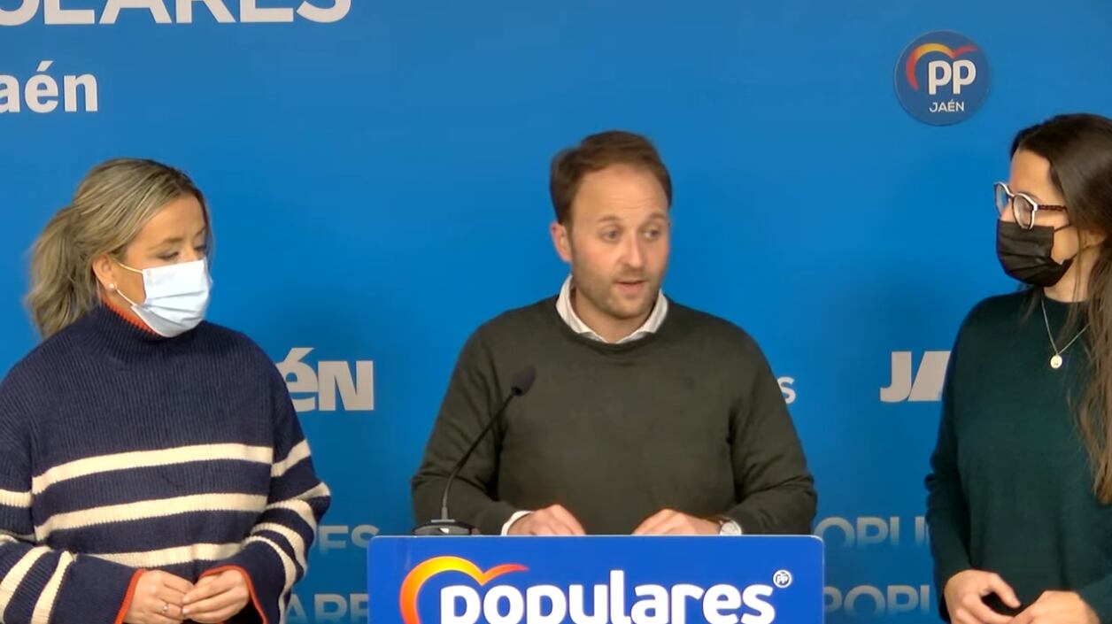 Erik Domínguez, presidente provincial del PP en Jaén, en rueda de prensa