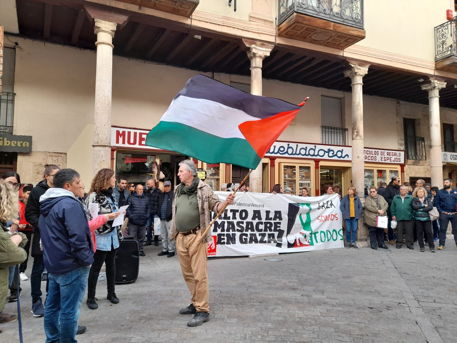 Concentración en Aranda en solidaridad con el pueblo palestino