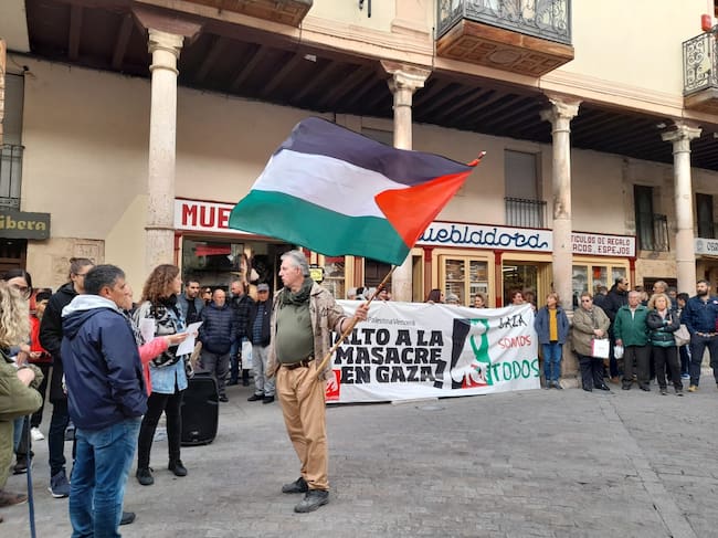 Concentración en Aranda en solidaridad con el pueblo Palestino