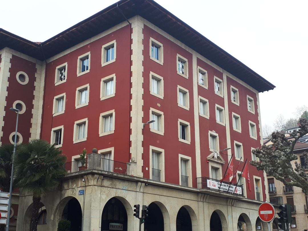 Fachada del edificio que alberga la Casa del Pueblo de Eibar