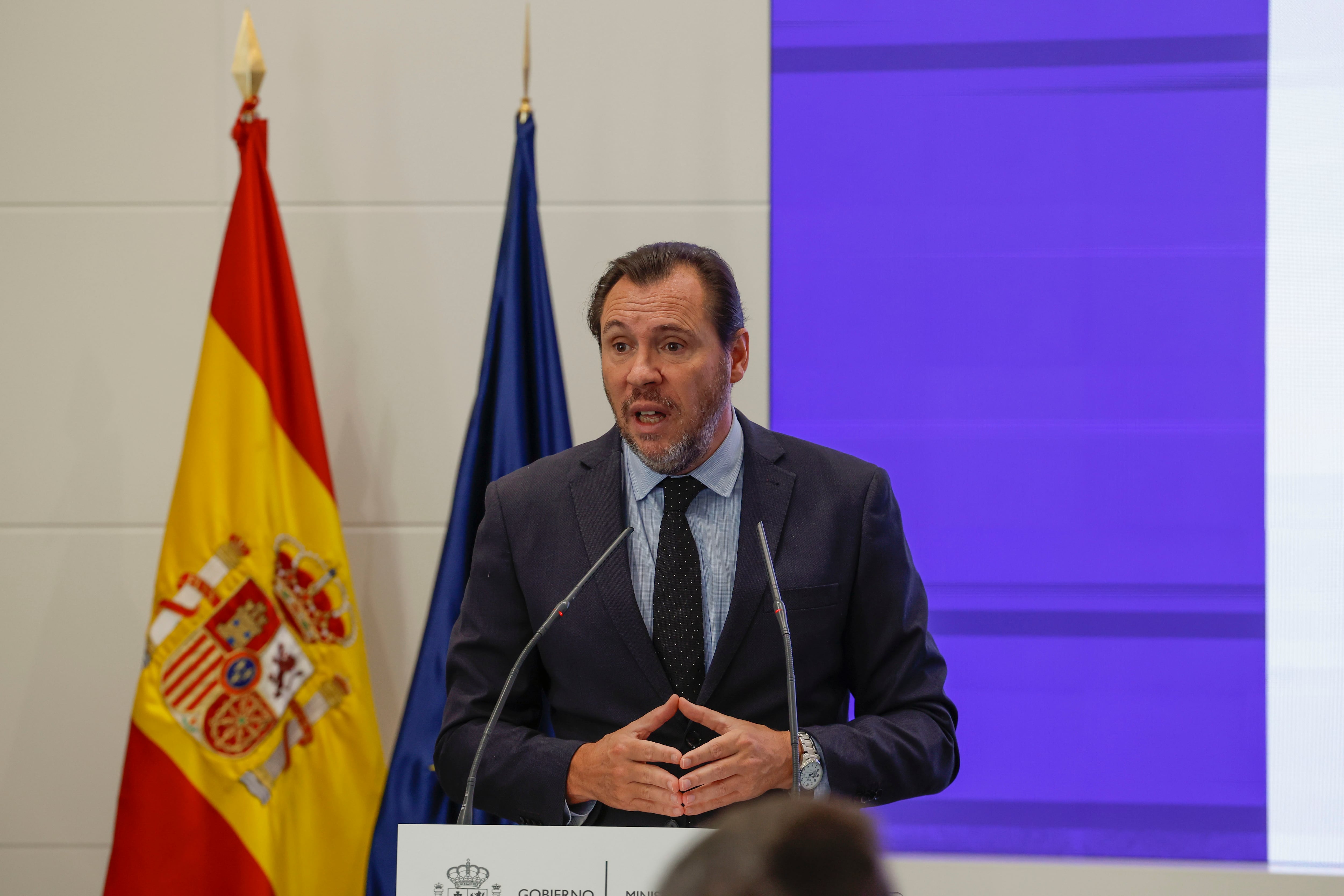 MADRID (ESPAÑA), 31/10/2024.- El ministro de Transportes y Movilidad Sostenible, Óscar Puente. EFE/ Javier Lizón