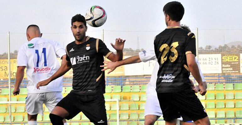 Los jugadores del Real Jaén durante el partido que les enfrentó al Villargordo