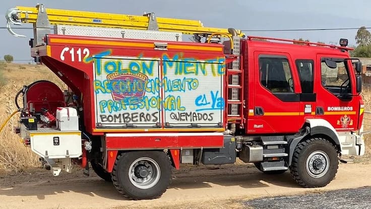 Las anónimas pintadas en los camiones de bomberos de Toledo