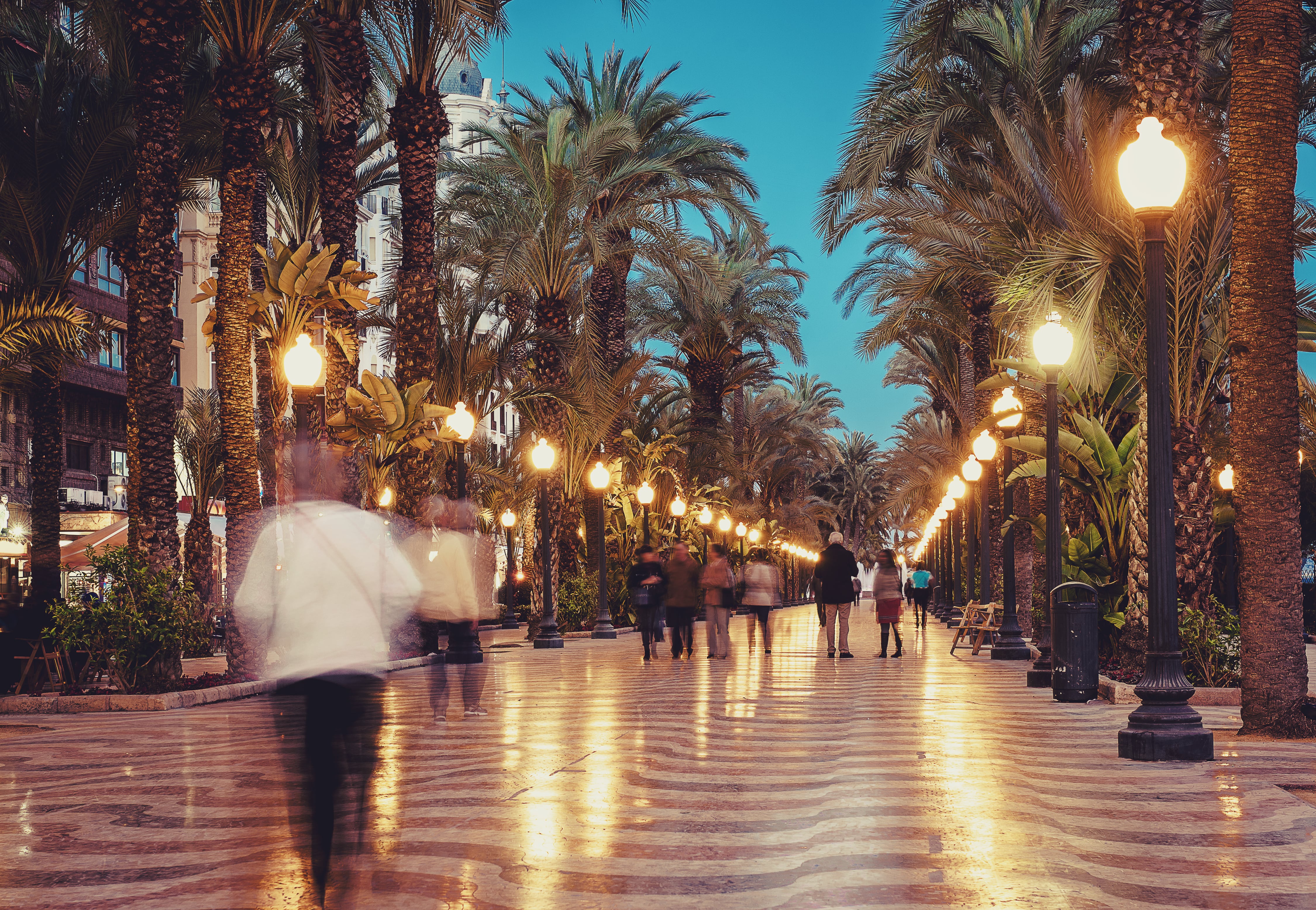 Imagen de recurso de Alicante por la noche