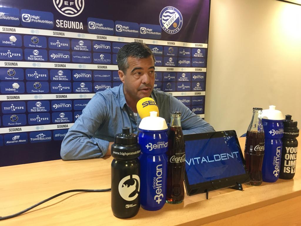 José Pérez Herrera durante la rueda de prensa en Chapín