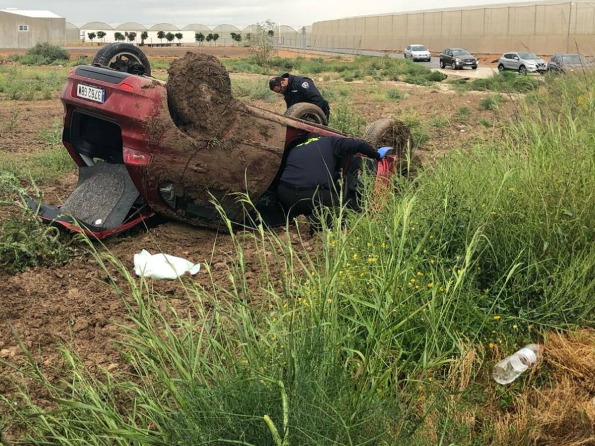 Servicios de emergencia atienden a una persona herida en accidente en Roldán, Torre Pacheco
