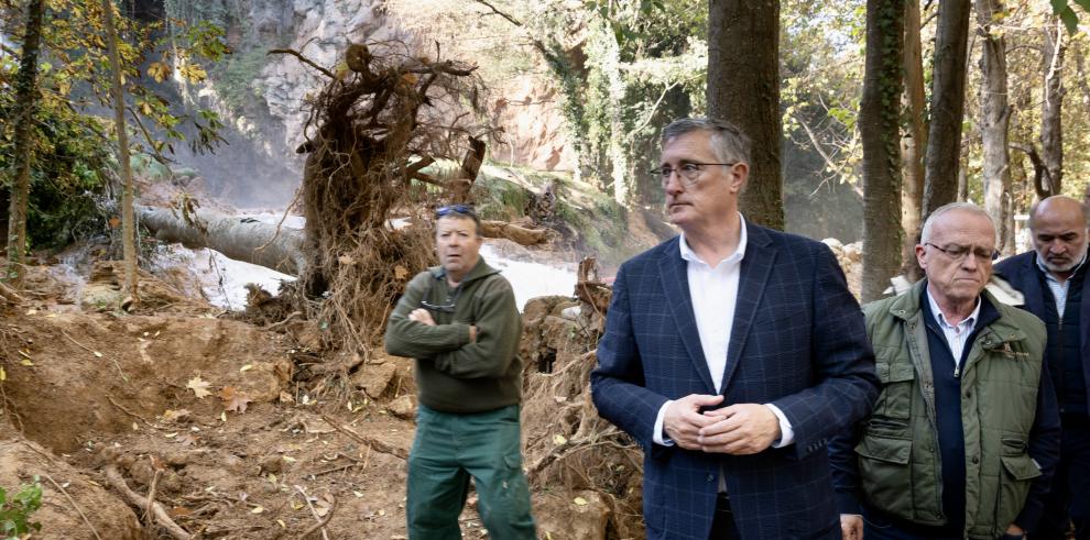 El consejero Manuel Blasco visita el Monasterio de PIedra