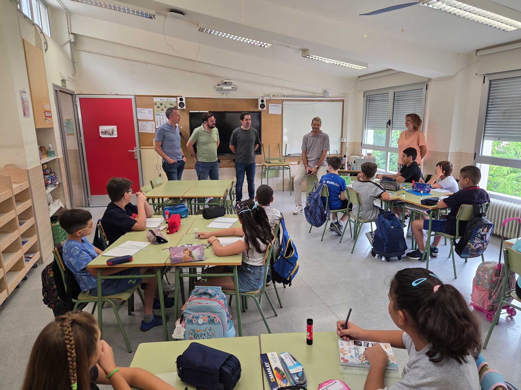 Imagen de la visita oficial al colegio Horta Major en el inicio de curso
