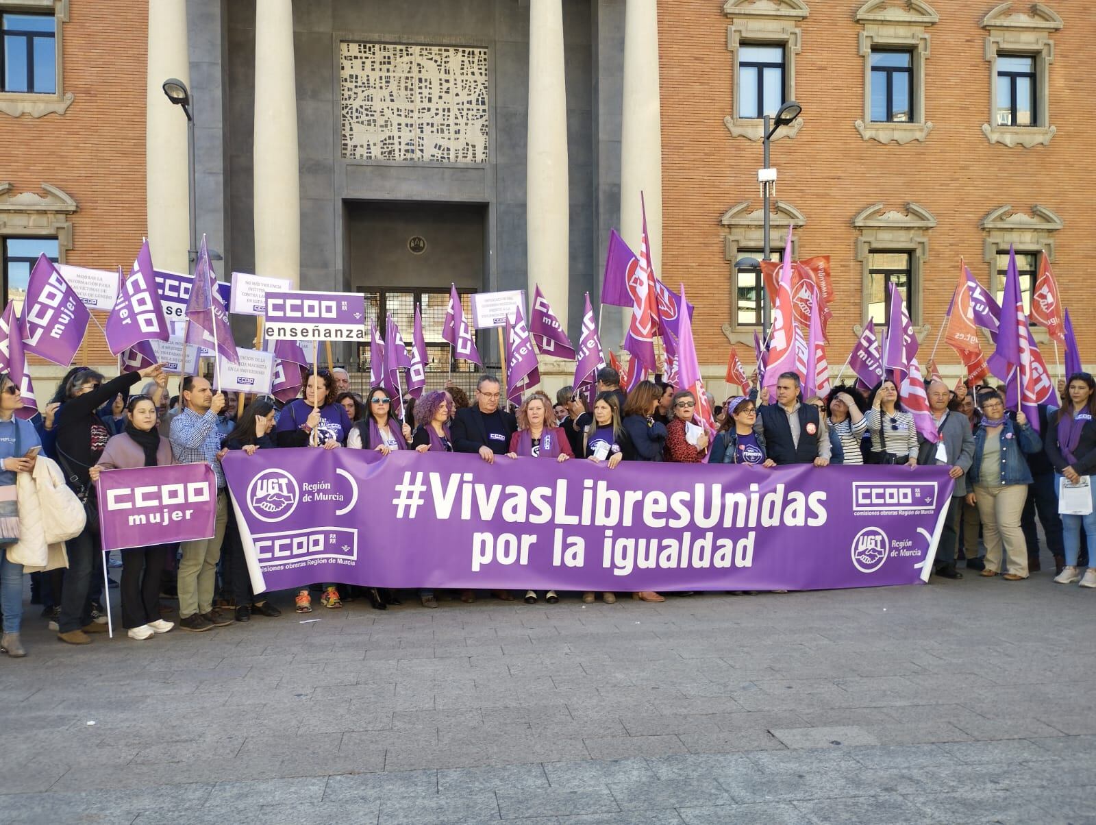 Concentración este miércoles de CCOO y UGT en la plaza de la Merced en Murcia