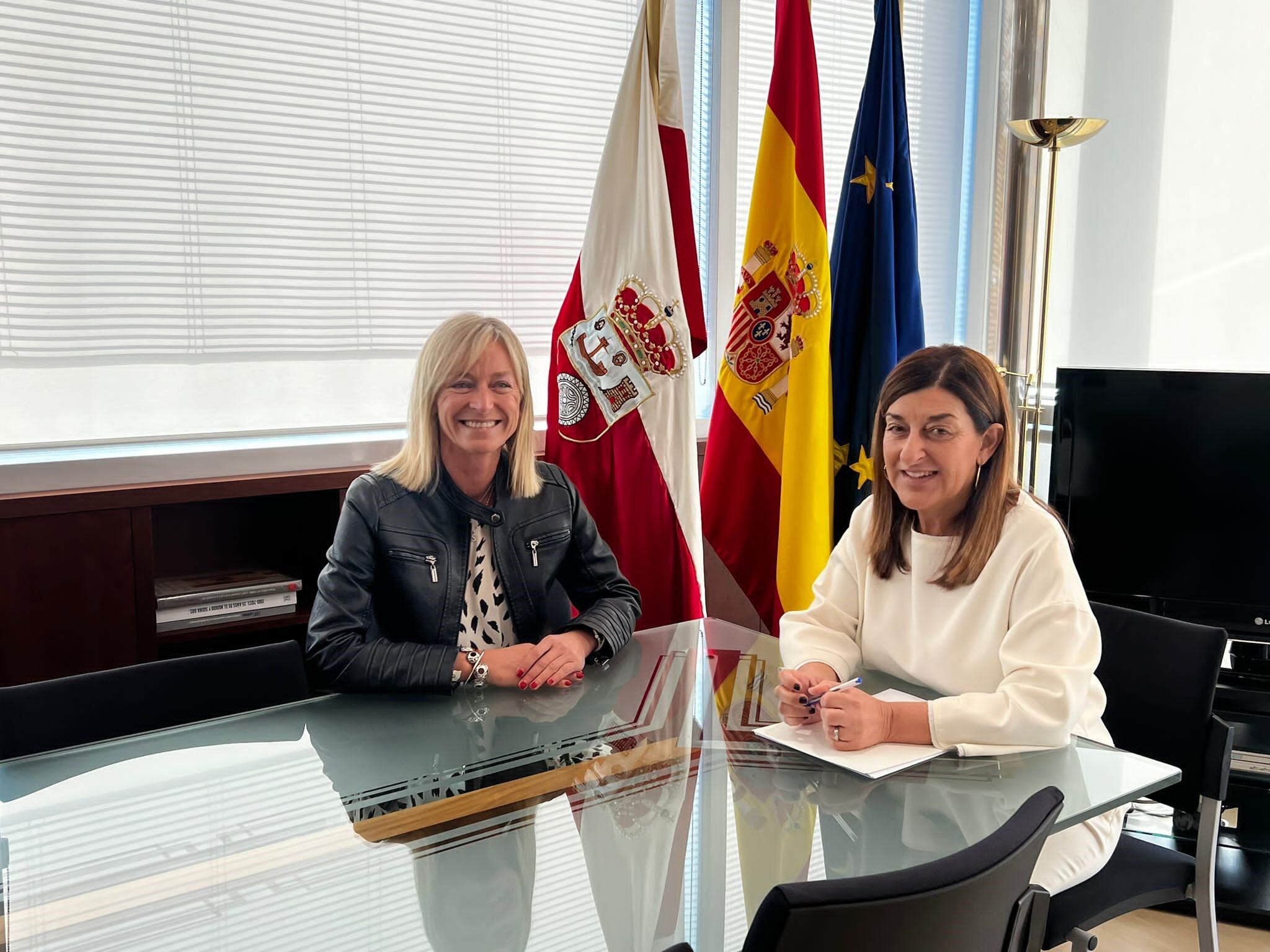 Primera reunión de Susana Herrán y María José Sáenz de Buruaga