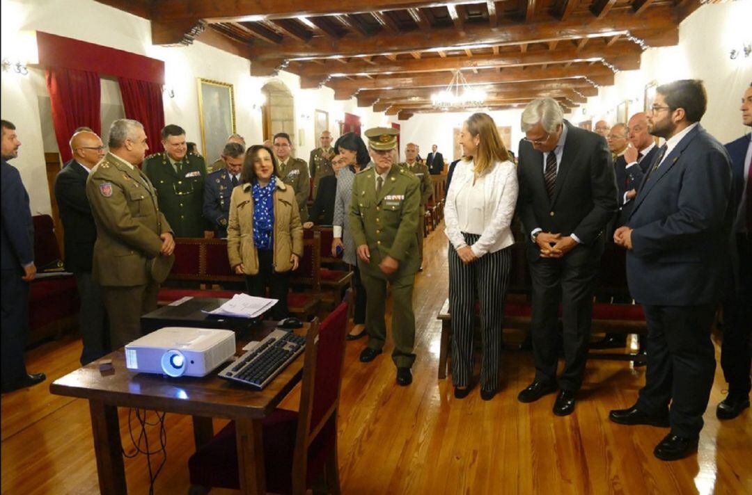 Visita de Margarita Torres al Archivo General Militar de Ávila
