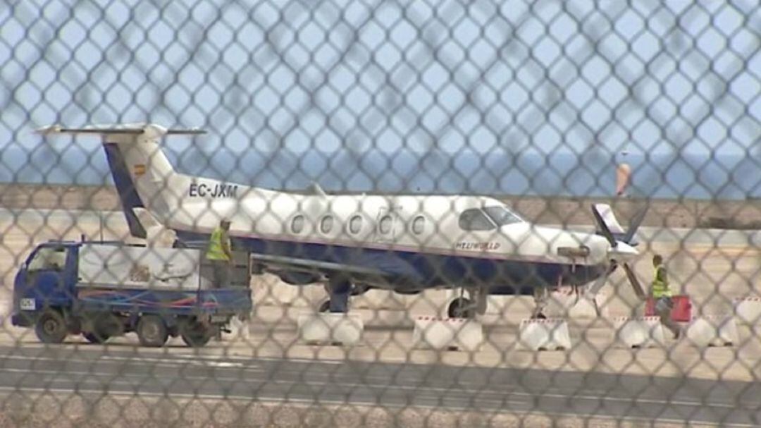 La avioneta abandonada en el aeropuerto de Fuerteventura.