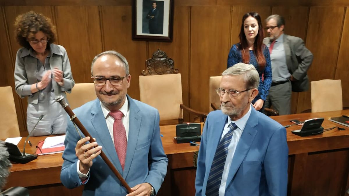 Olegario Ramón devuelve al PSOE la alcaldía de Ponferrada