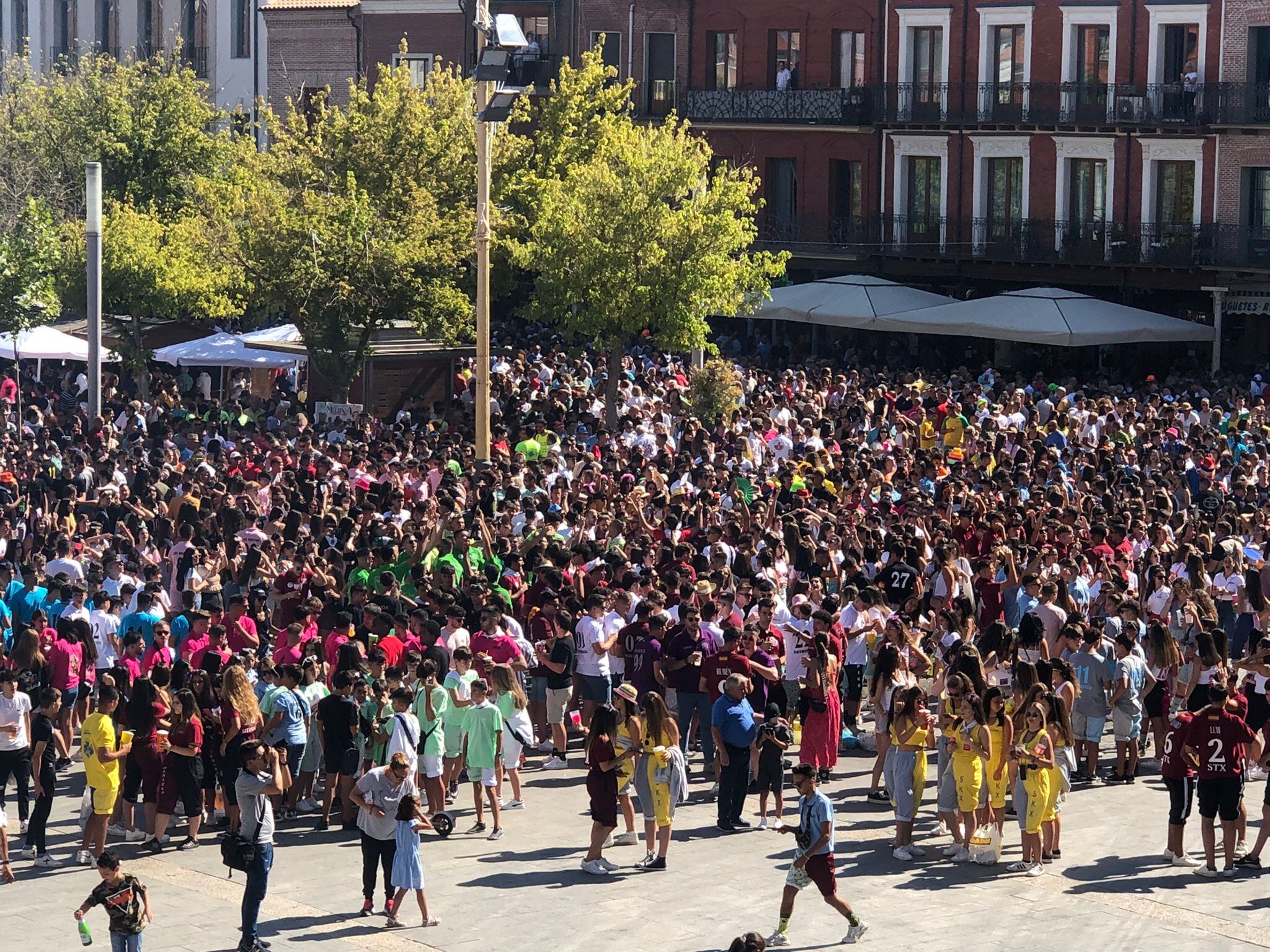 Aspecto de la Plaza Mayor de Medina del Campo en los primeros minutos de San Antolín 2022