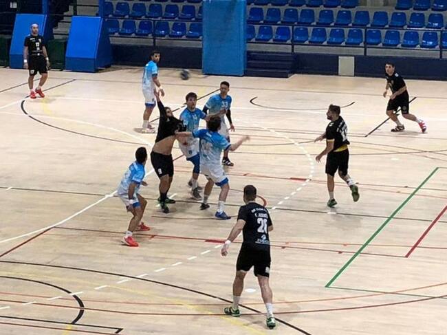 El Elda - C.E.E. se enfrentó a la mejor defensa del grupo