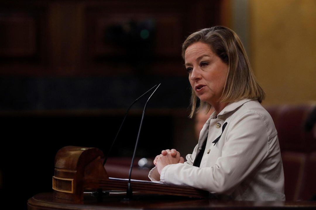  La diputada de CC Ana Oramas durante su intervención en el pleno del Congreso, este miércoles, en el que el jefe del Ejecutivo expone los resultados de los últimos consejos europeos y los motivos por los que solicita una nueva prórroga del estado de alarma. 