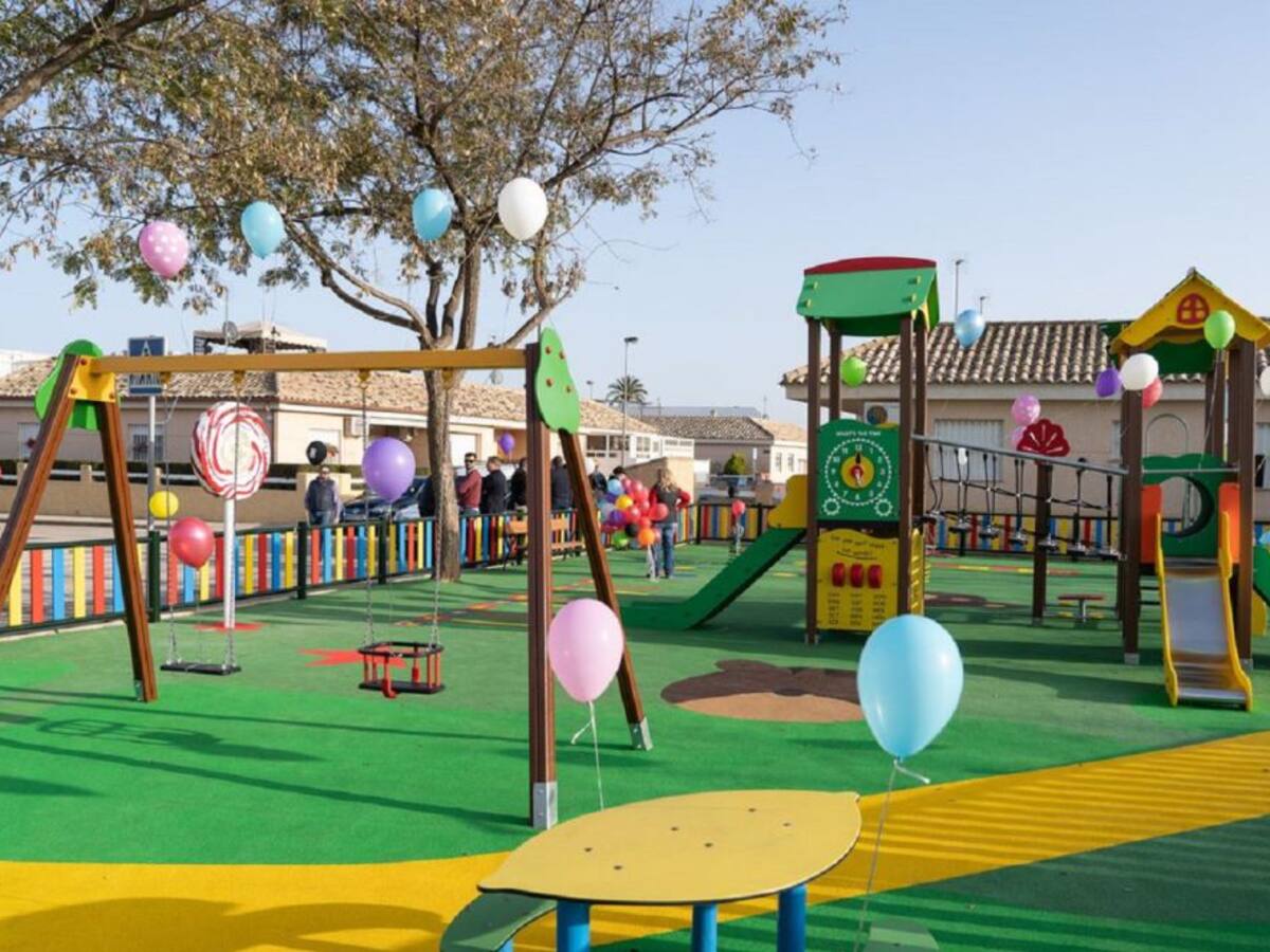 Las Lomas del Albujón también estrena parque infantil con Picachu y Super Mario