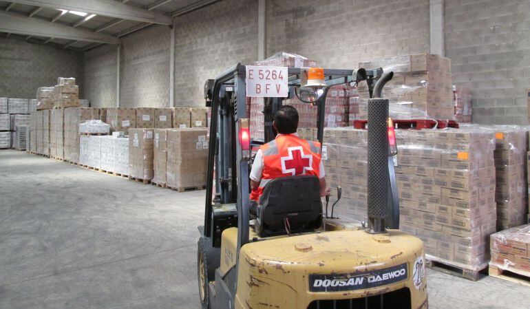 Magatzem d'aliments de la Creu Roja.