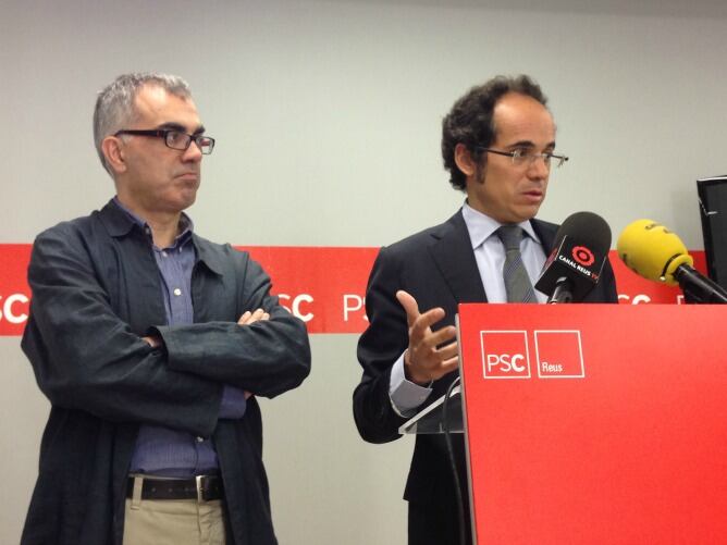 Francesc Vallès, amb Andreu Martín a la seu del PSC a Reus