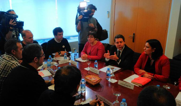 Emiliano García Page preside la reunión con los representantes sindicales de ELCOGAS en el Ayuntamiento de Puertollano